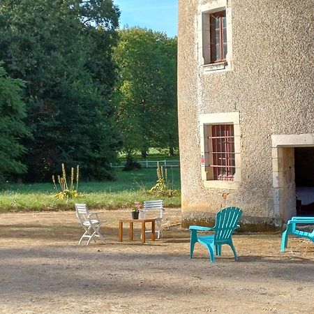 Chambre Dans Tour Du 15Eme Siecle Mauvieres Exterior photo