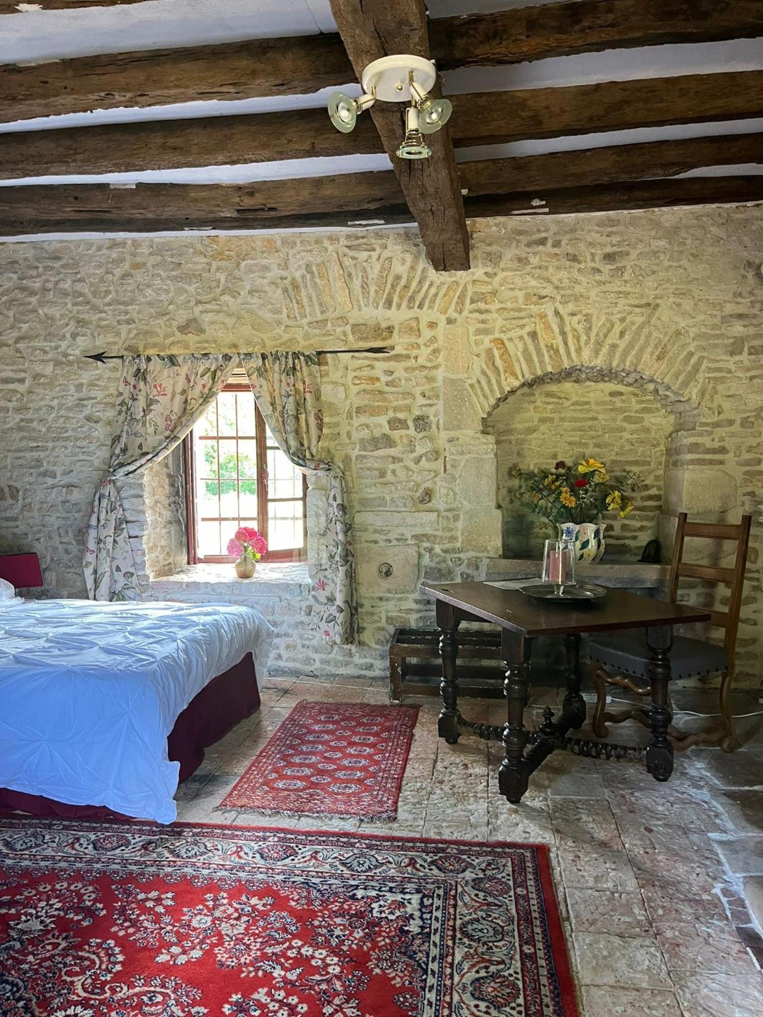 Chambre Dans Tour Du 15Eme Siecle Mauvieres Exterior photo
